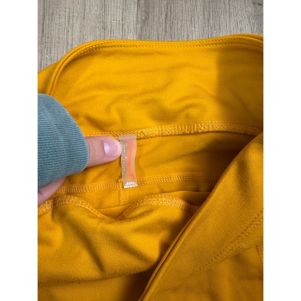 Free People Odessa Bike Shorts Honeycomb Yellow Gold Size Small FP Movement - Picture 4 of 5